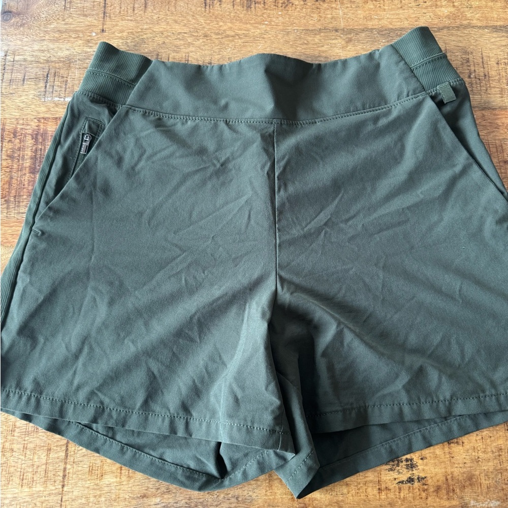 Athleta Green Women's Shorts